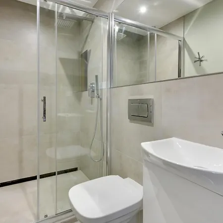 Jasne Studia Victus Blisko Plazy By Renters *